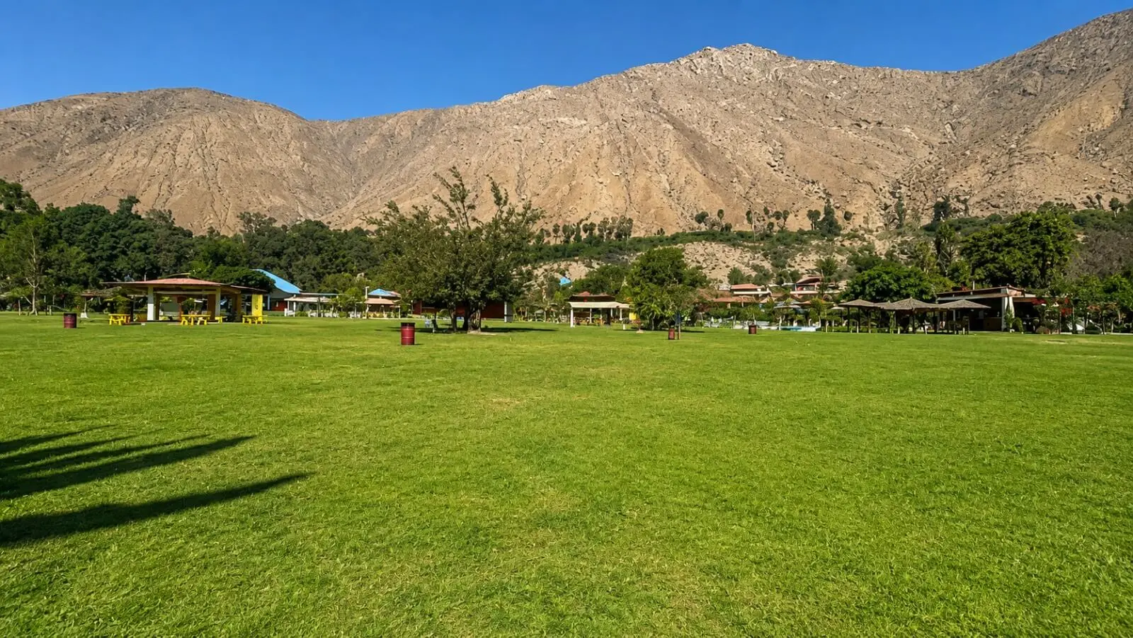 Club campestre en Chosica con piscinas y amplias áreas verdes para disfrutar en familia
